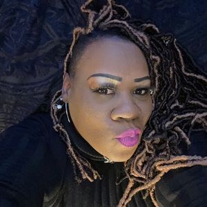 Meet your Posher, Renee